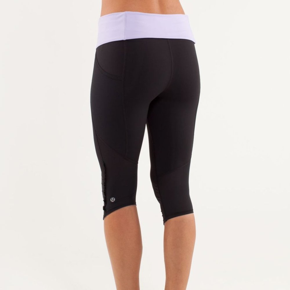 Lululemon Run: Nothing To Hide Crop Black / Lilac Fold Waist sz 6 EUC